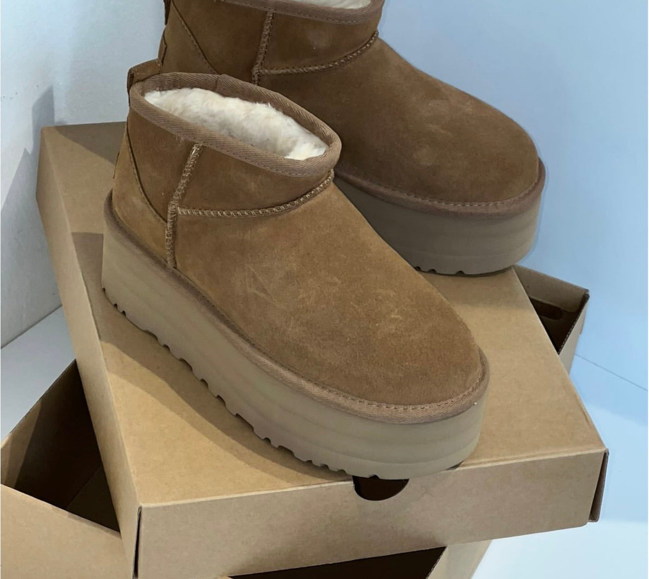 UGG Classic Ultra Mini Platform Taba