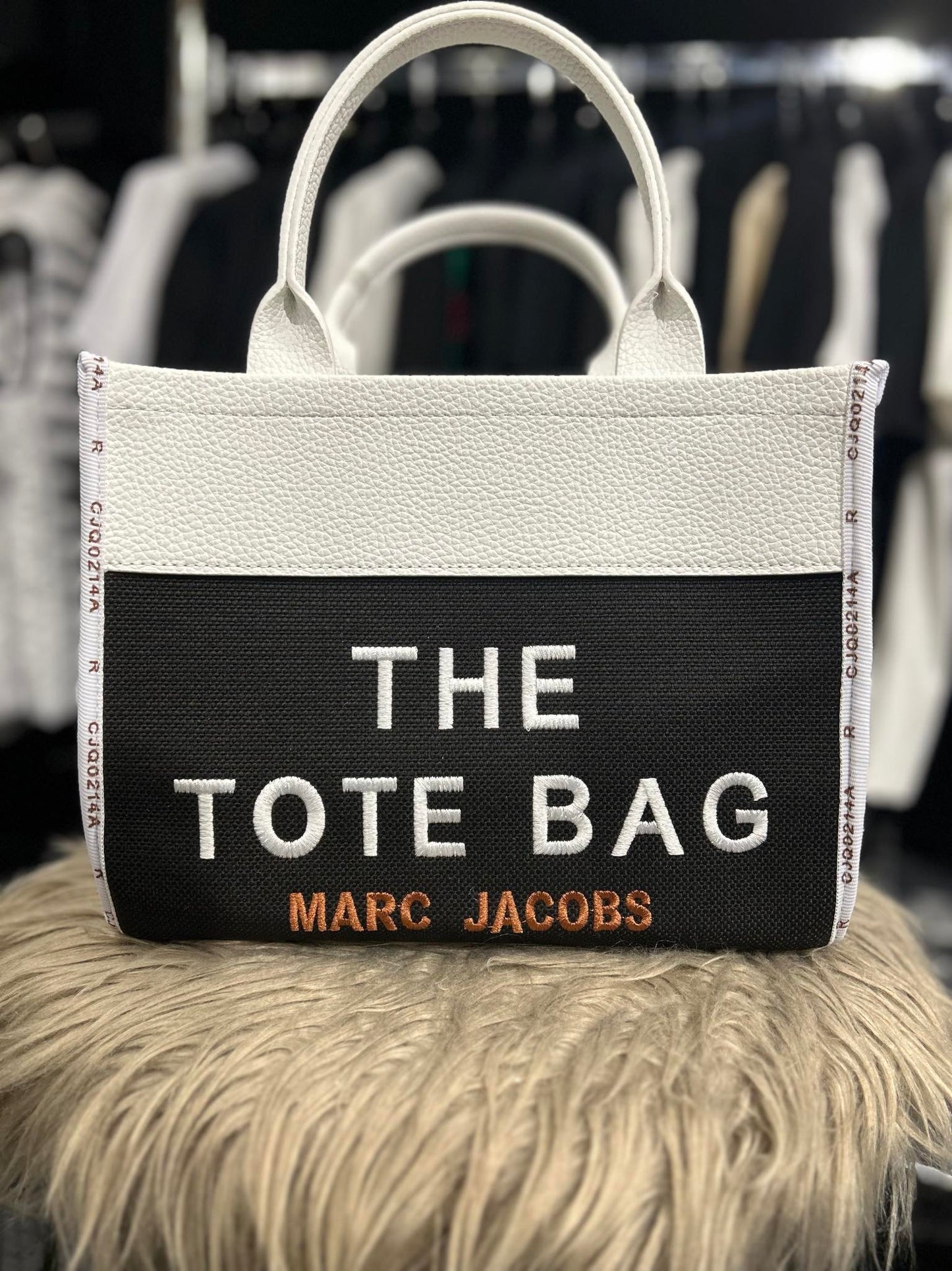 ΤΣΑΝΤΑ - MARC JACOBS