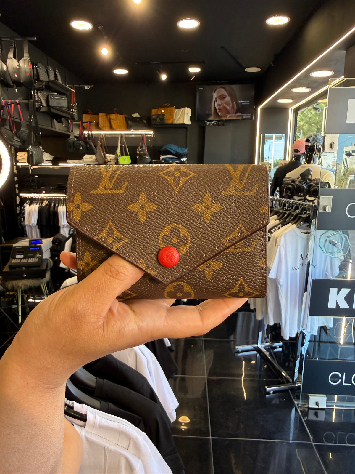 new arrivals leathery πορτοφόλι LV