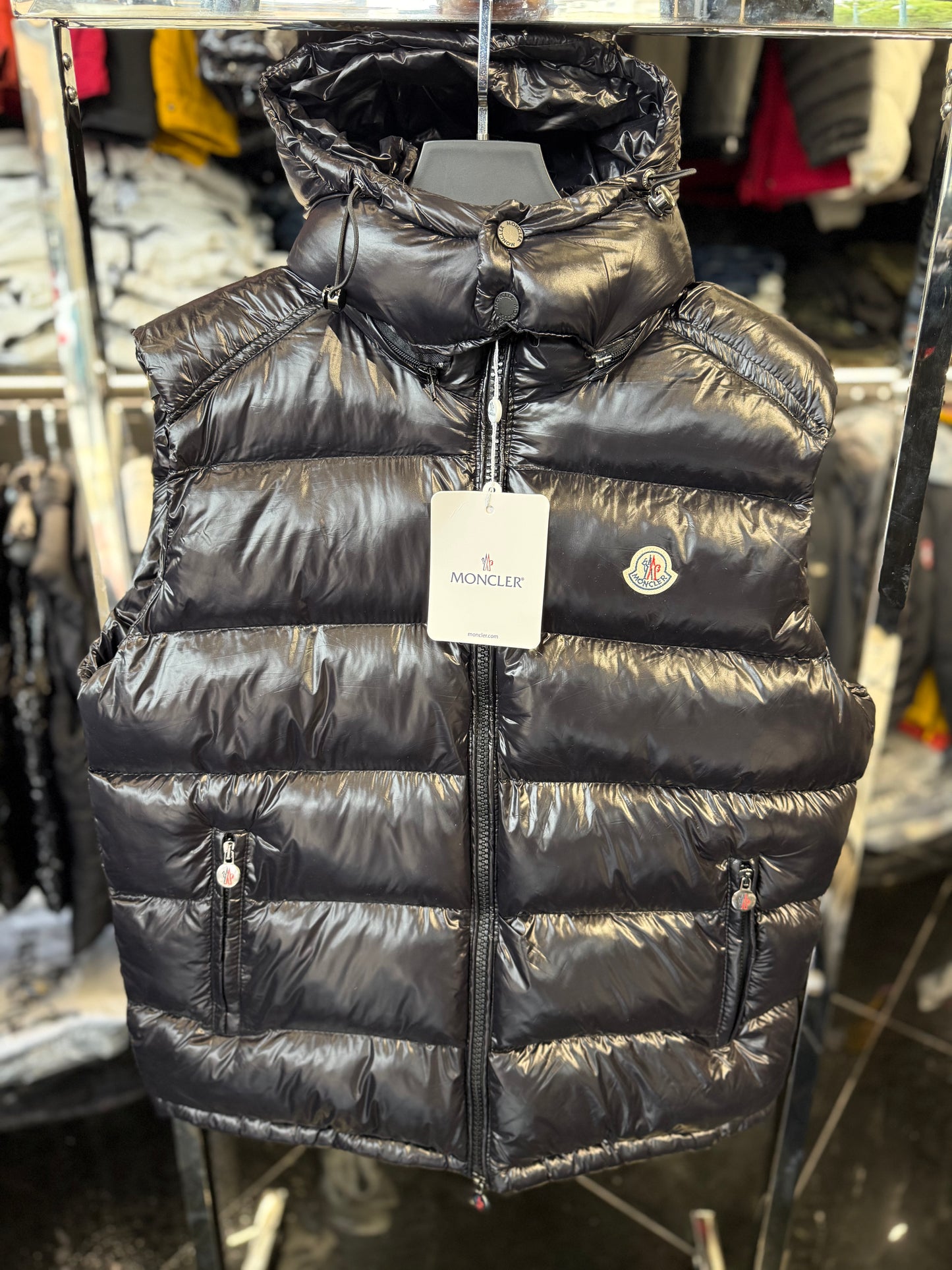 ΑΜΑΝΙΚΟ ΜΠΟΥΦΑΝ