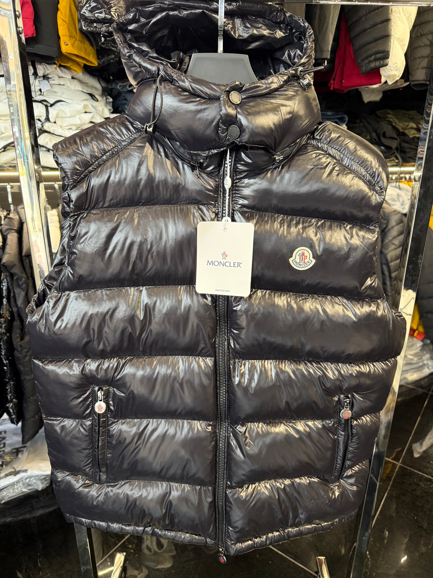 ΑΜΑΝΙΚΟ ΜΠΟΥΦΑΝ