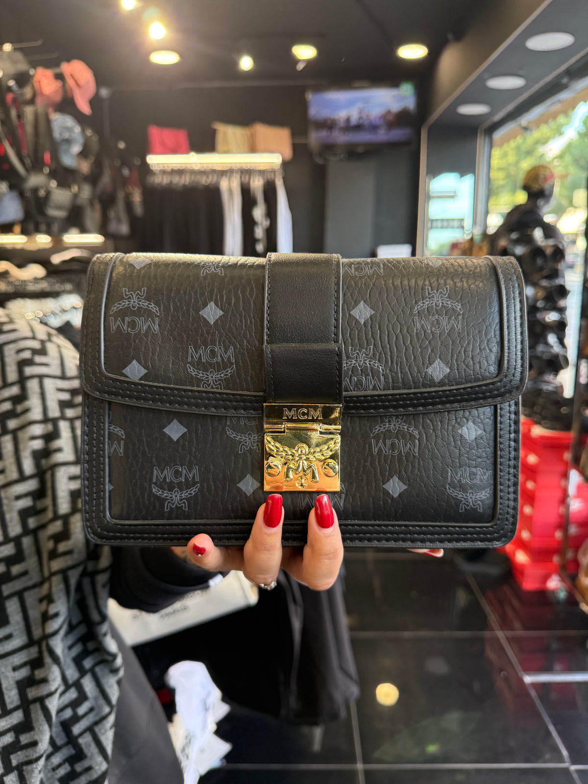 new arrivals τσάντακι MCM