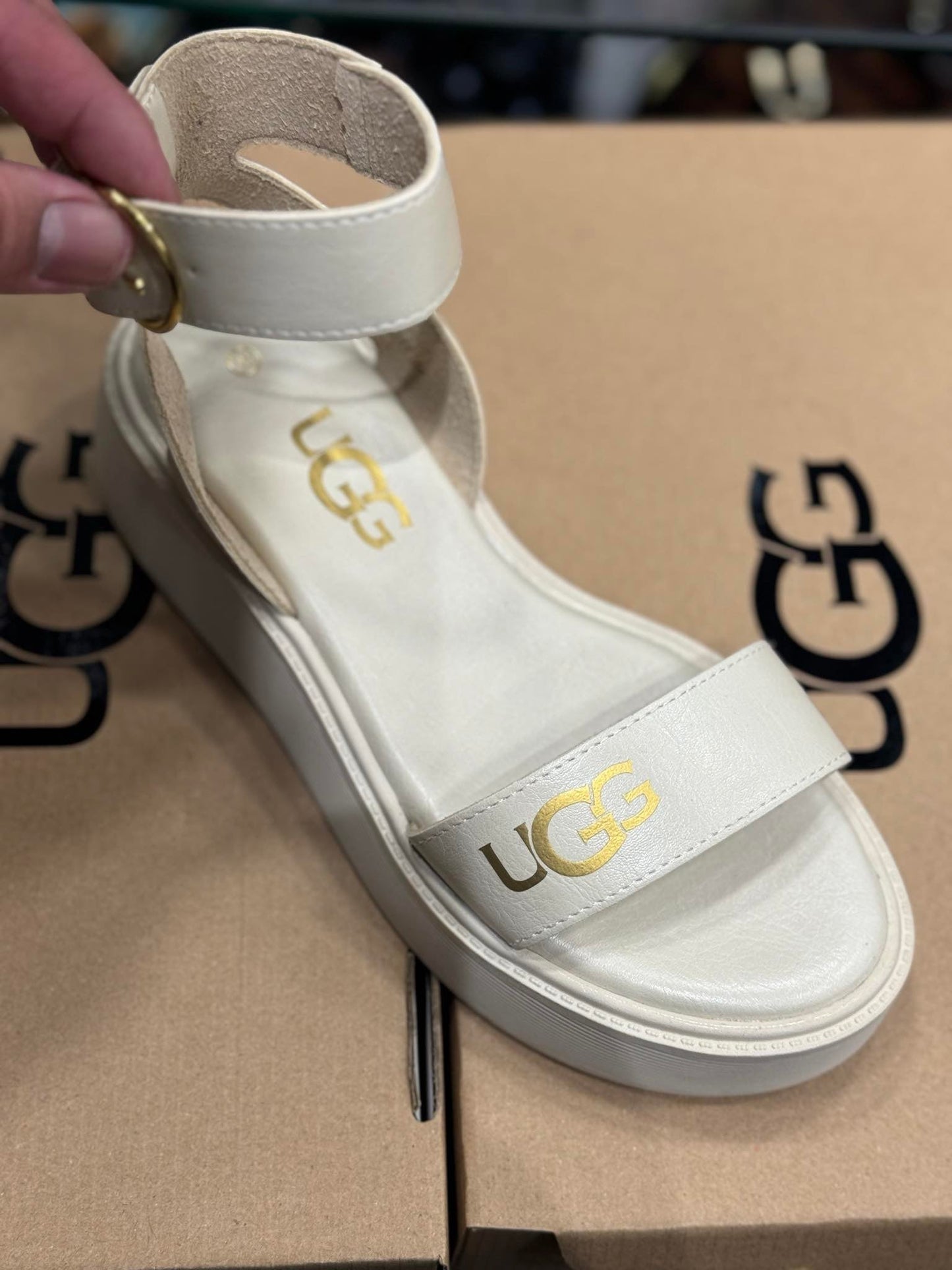 UGG ΣΑΝΔΑΛΙΑ ΛΕΥΚΑ