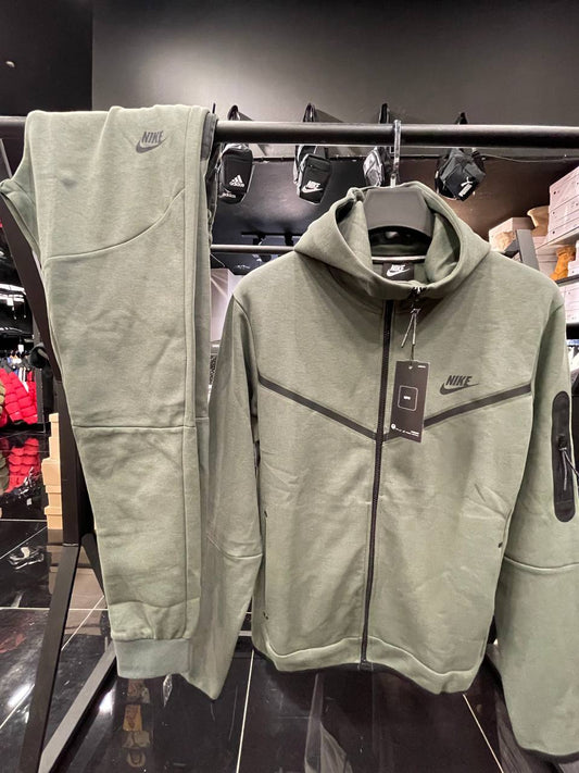 NIKE TECH FLEECE - ΣΕΤ